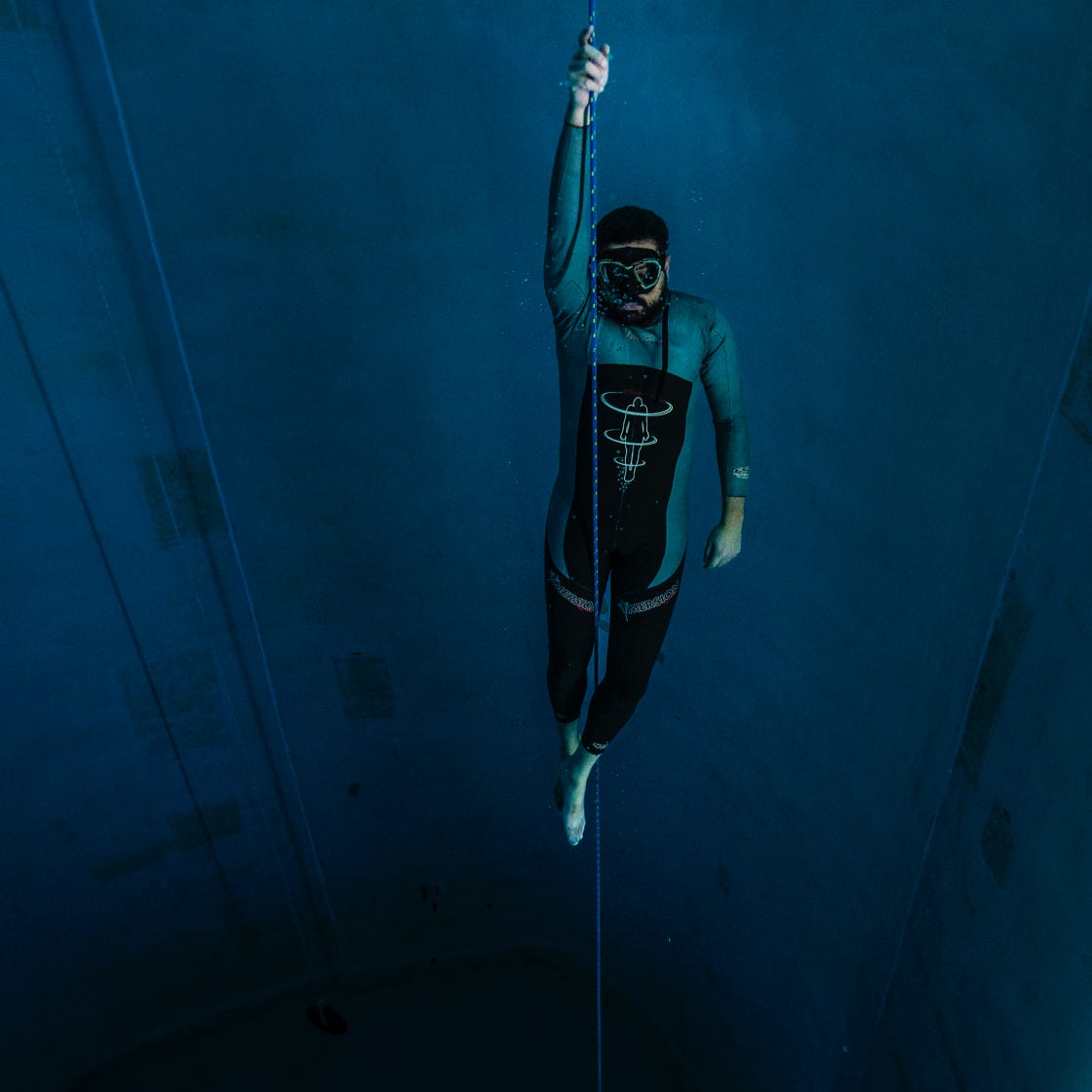 Photo sous-marine réalisée lors d'une séance d'entraînement à l'apnée au Centre Aquatique Marne - Gondoire