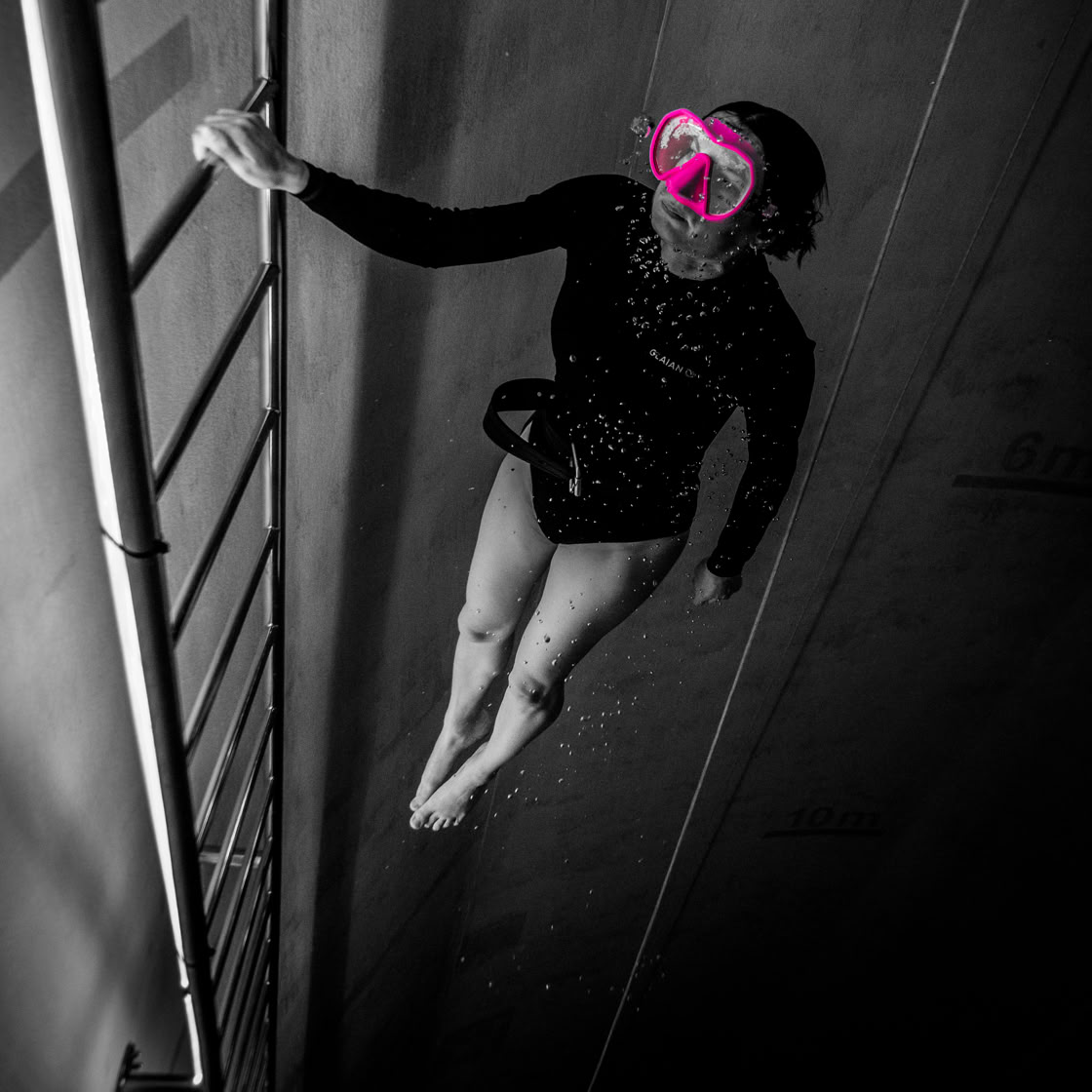Photo sous-marine réalisée lors d'une séance d'entraînement à l'apnée au Centre Aquatique Marne - Gondoire